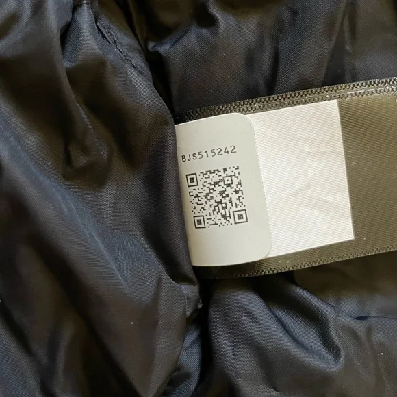 The North Face Men’s 1996 Retro Nuptse Black Jacket - Picture 8 of 9